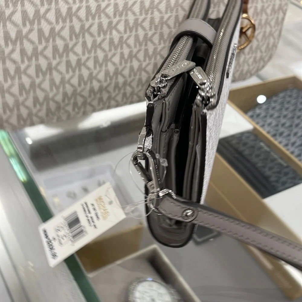 MICHAEL KORS LARGE DOUBLE ZIP WRISTLET  Bright White